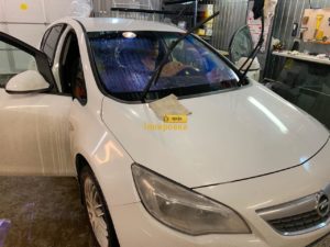 Фото процесса тонировки Opel